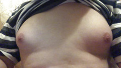 CleopatraPrincessa: Jemně jsem si pohladil hruď