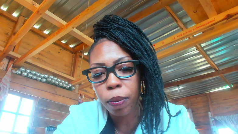 AnalEbony: 角色扮演性治疗师帮助客户撸管，以克服对大屁股的瘾...