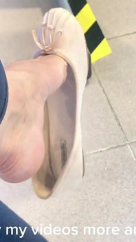 Shoeplay Dangling Empress Bella