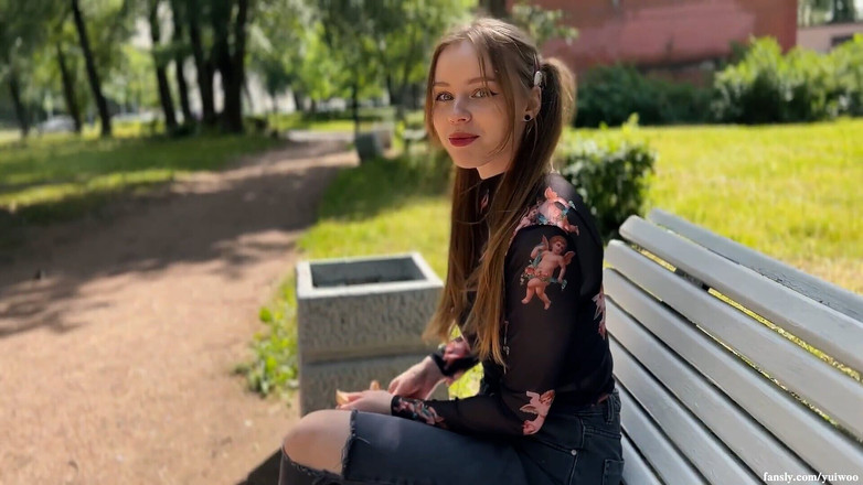 Yuiwoo: Dijemput pulang dan kongkek awek pelajar comel menyuap burung