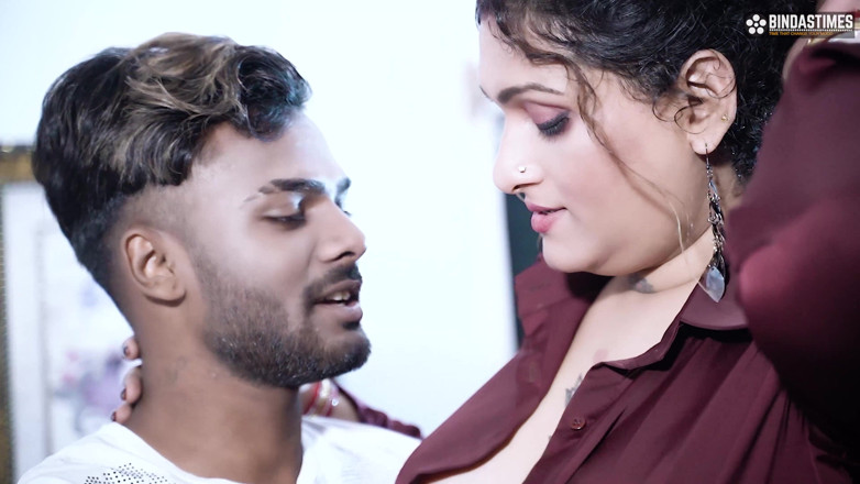 Biind as times: Big Boobs Desi Fashion Model and Tharki Designer Fucks Hardcore...