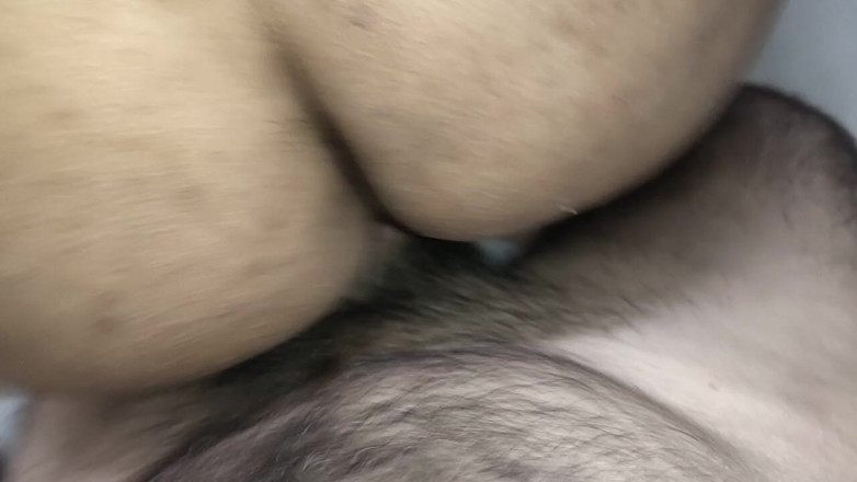 Desi Angel: Hintli ateşli yenge domaltarak götünü sikiyor