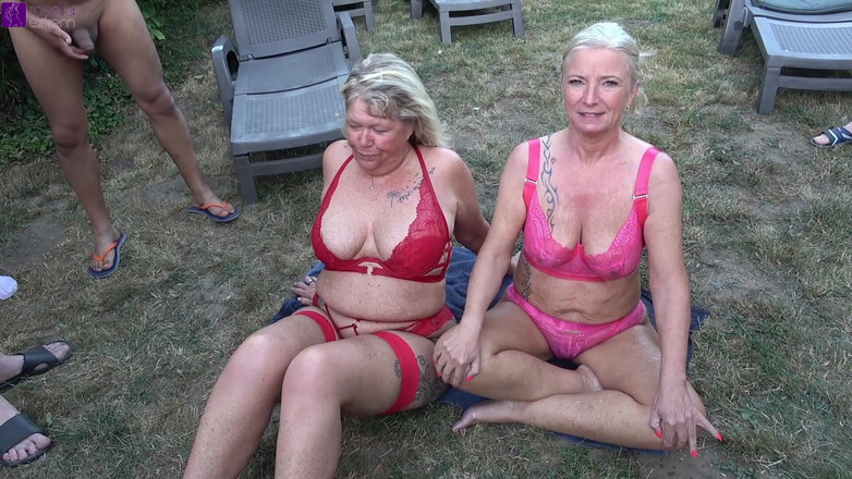 Rosella Extrem: Mega açık havada sidik alemi! 20 erkek ve 1 kız bizi sidik...