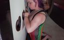 BuxomBrits: Fiesta de GloryHole con Louise - Ivy - Belle