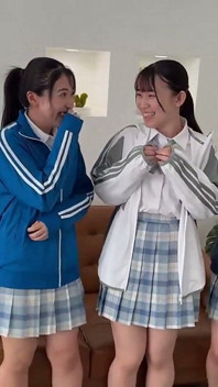 ขณะนี้เราติดทุกสิ่งอย่างบ้าคลั่ง, เซ็กส์รอมพ์กลายเป็นเย็ดหมู่หลายคนน้ําเงี่ยนไหลเยิ้มกับพวกเขา บทที่ 1