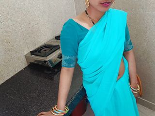 Sakshi Pussy: Sexy indická desi vesnická Bhabhi se po dlouhé době setkala...