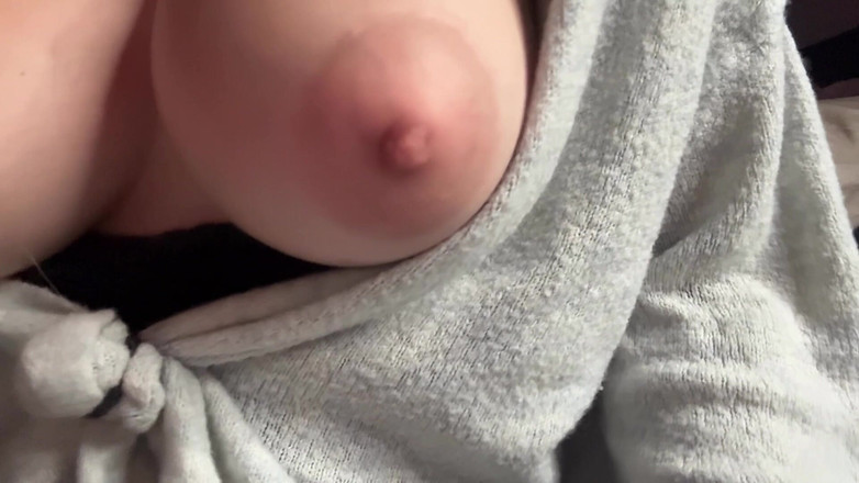 Artemisia Love: MILF Itali bertetek besar Artemisia Suka buah dada solo panas...