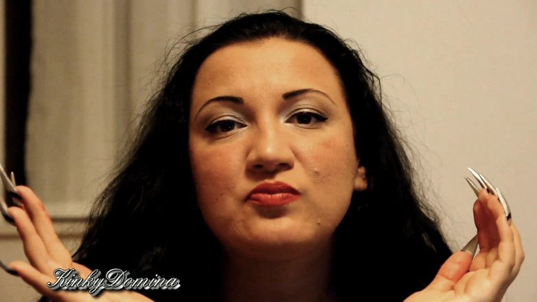 KinkyDomina: Jilat becek gummy bears