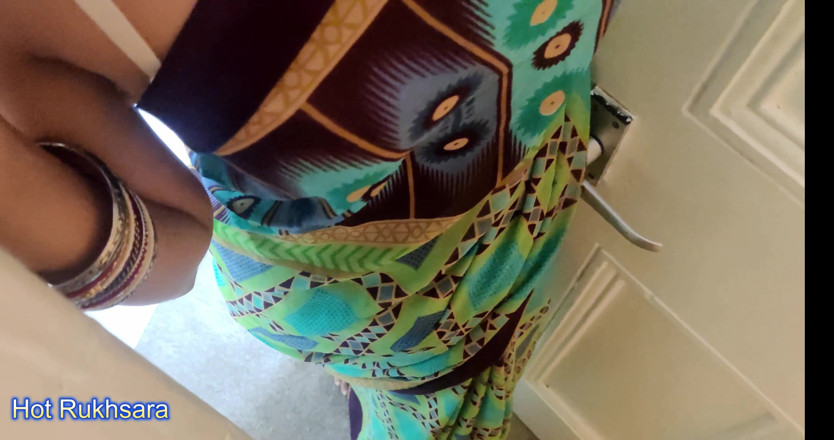 hot_rukhsara: Fucking Random Guy I Met in the Store in Green...