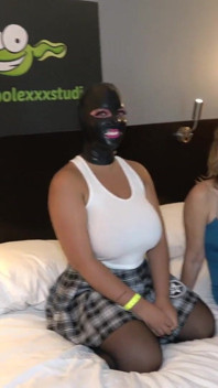 Sarah arabic und mrs Dawson gangbang mit Rebel Rhyder Fluffing