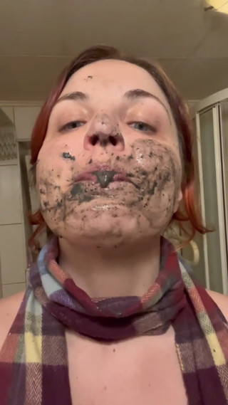Elena917: Self Lidský popelník Plivat popelník špinavá tvář