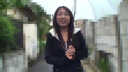 Asian Mature Climax: Une douce nana asiatique se fait caresser sa chatte poilue...
