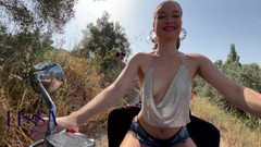 Lissa Brown: Twerking的振动 + 驾驶 + 摩托车 第 1 部分