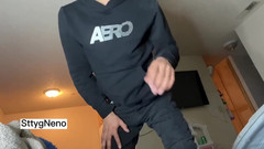 Xooshua (xblue18): Sexy 18letý mladík se svléká do naha ve svém pokoji a...