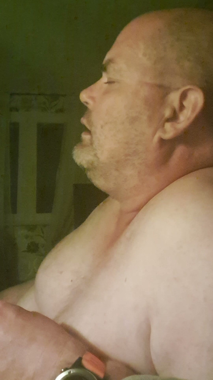 Fickspecht: On It Goes for the Bitch