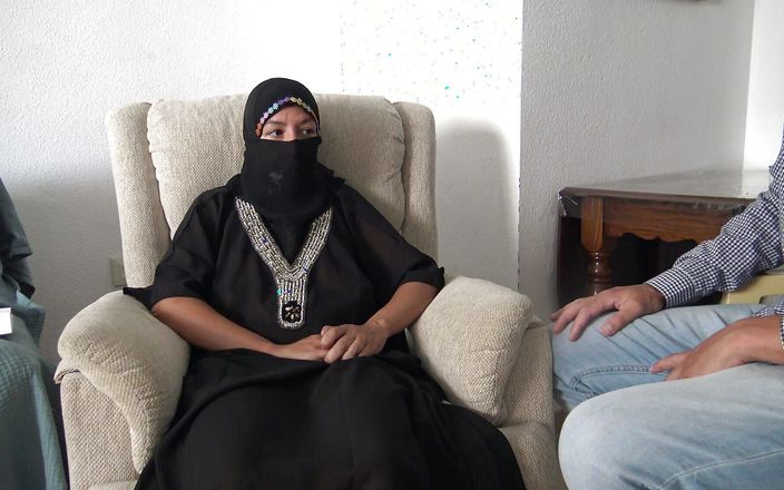 Souzan Halabi: Doctorul britanic păcălește o mamă sexy egipteană să-i sugă pula