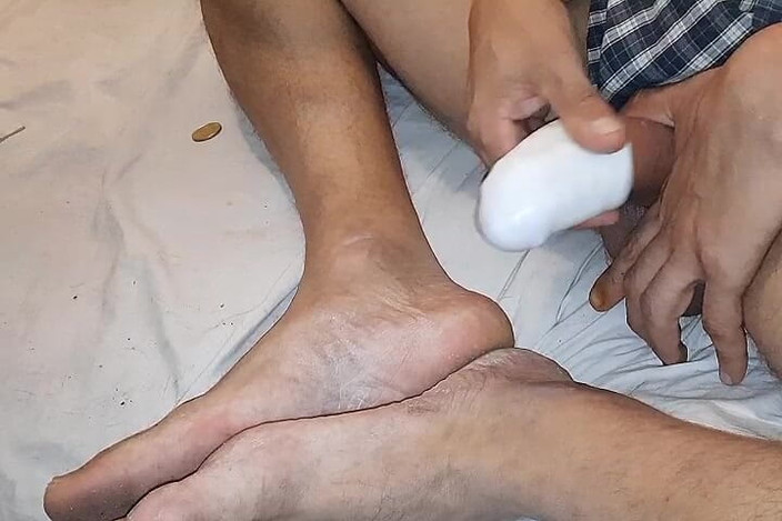 Feets Macho Latino: Chân nam và rơm ngon