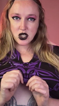 Gotická dívčí satanská dohoda