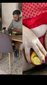 Mujer madura es follada por su hijastro sobre la mesa y lo pone todo