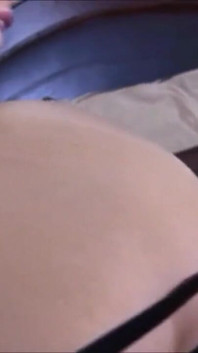 Mollige mooie Nina Kayy dildo boort haar kutje met Vicky Vette!