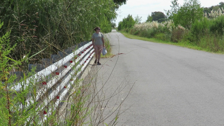 Milfcamsex: Patricia En El Puente Sobre La Carretera