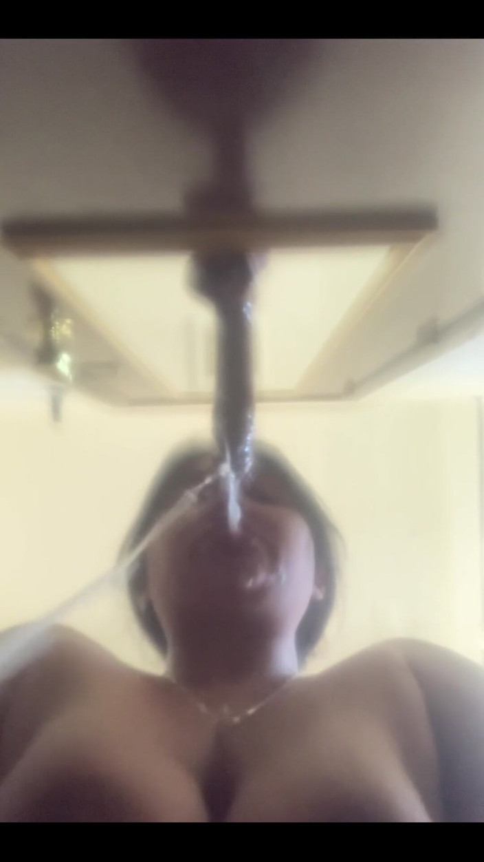 DeesDeepThroat: 내 보지를 따먹는 걸 좋아