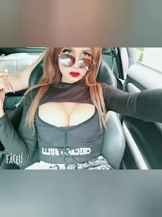 Barbietransxxxx: お尻を与える車の中でニューハーフピックアップ