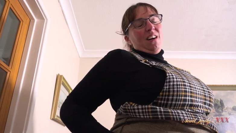 Aunt Judy's XXX: AuntJudysXXX - Tu Jefa De MILF Tetona Ruby Cattrall De 48 años...