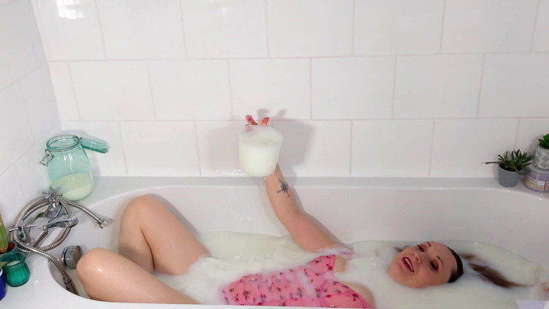 Lily kink: Wam: Bagno Di Latte Con Torte Alla Crema Nel Mio...