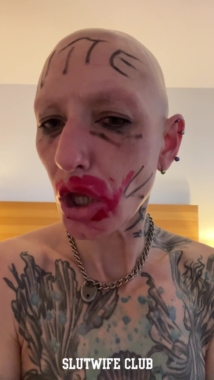 Slutwife Club: Futaiul lui Vilja mascat în gât mascat, călărire crudă în cur și final...
