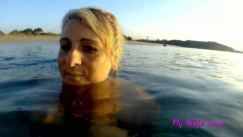 My Wife Luna: Follada en el playa