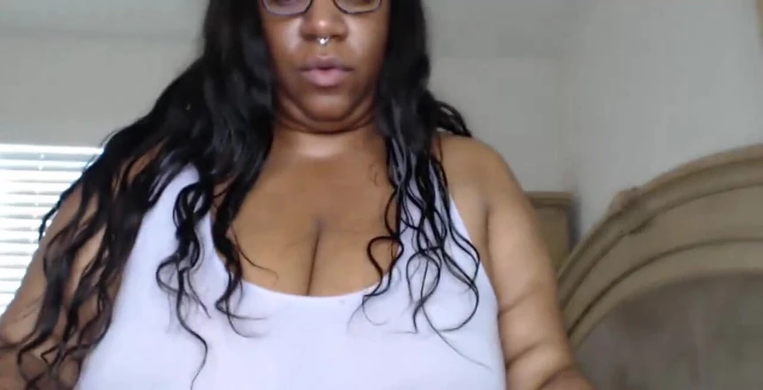 Josie4yourpleasure: A little of everything. Nipple sucking, sloppy BJ, teasing, oily...