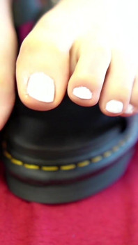 Who's a Fan of Oiled up Toes?