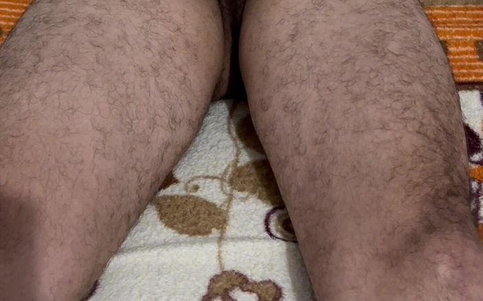 Nerdtesao: Mann masturbiert und wichst freundin, bis er kommt
