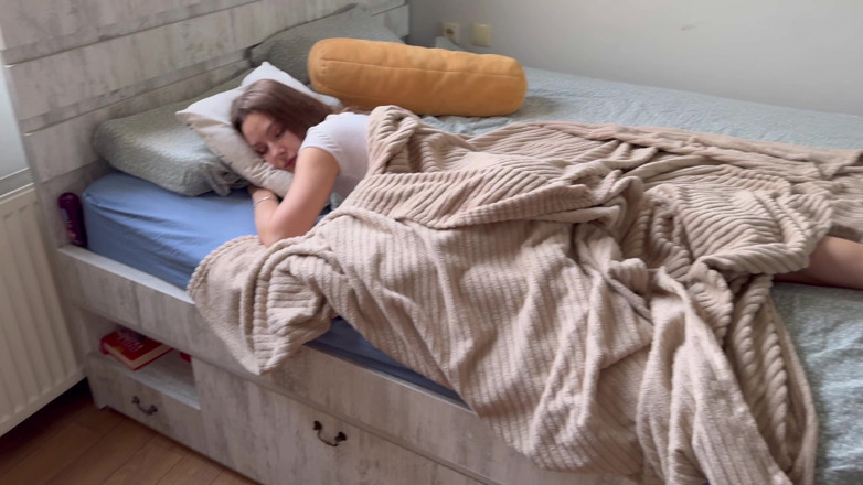 Alexa Poshspicy: tum in dinon meri choot ko nahin chod sakte ho...