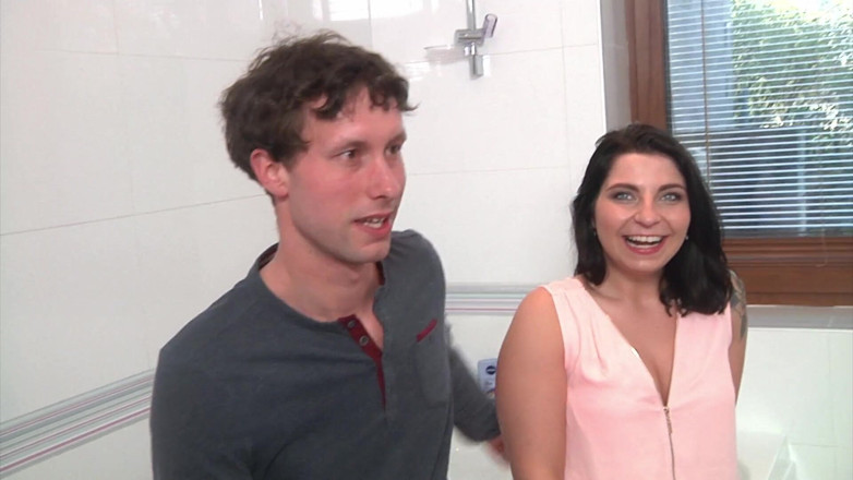 Threesome and GangBang: Scopatore Di Moglie - Uomo Guarda Sua Moglie Mentre Viene Scopata...