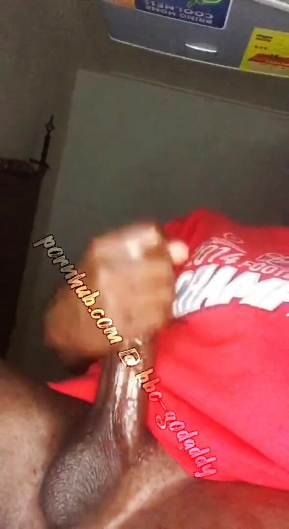 Bbc-godaddy: 방문자를 깨우지 않으려고 침묵하며 딸치는 Godaddy