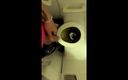 Idmir Sugary: Tiener pist op het vliegtuigtoilet - dikke zachte onbesneden pik