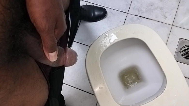 Blackcock83: Indian Boy Masturbation &amp; Pissing in Toilet