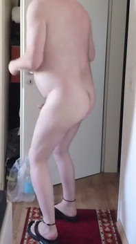 Dans nud fierbinte și excitat cu penisul încordat