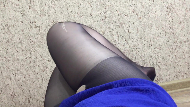 Lux Eva: Alice's Sexy Legs in Torn Pantyhose