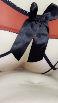 Une brune en culotte rouge se fait enculer ! POV!