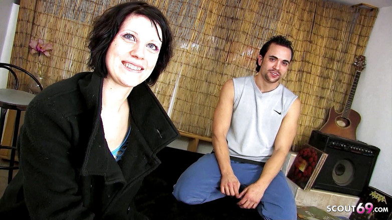 Full porn collection: Vecinul timid o fute pe Clarisse, matură perversă, la filmare...