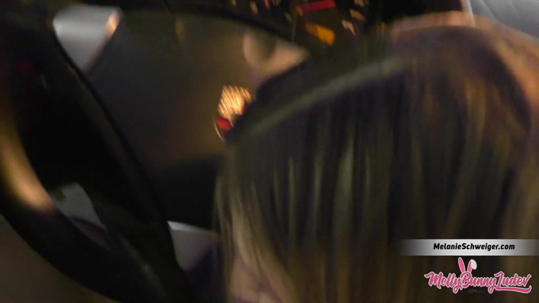 Mellybunnyluder: Obciąganie podczas mycia samochodu