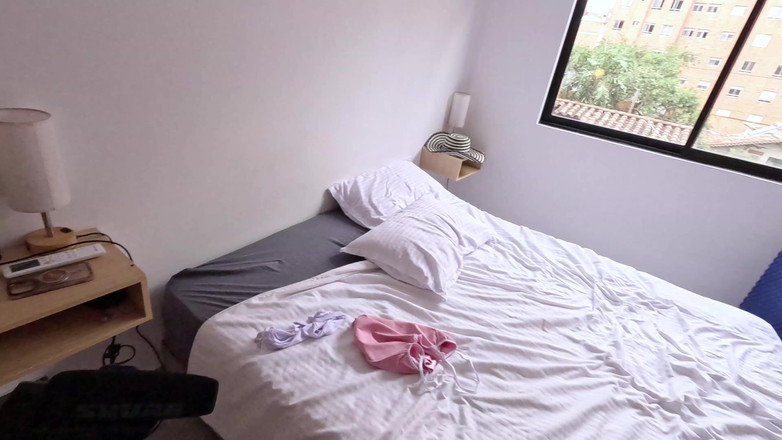 xaviphoto: मैंने अपने बॉस की 20 साल की सौतेली बेटी को नेटफ्लिक्स को अपने कमरे में देखते हुए पकड़ा और अंत में Cindy Luna को चोदना