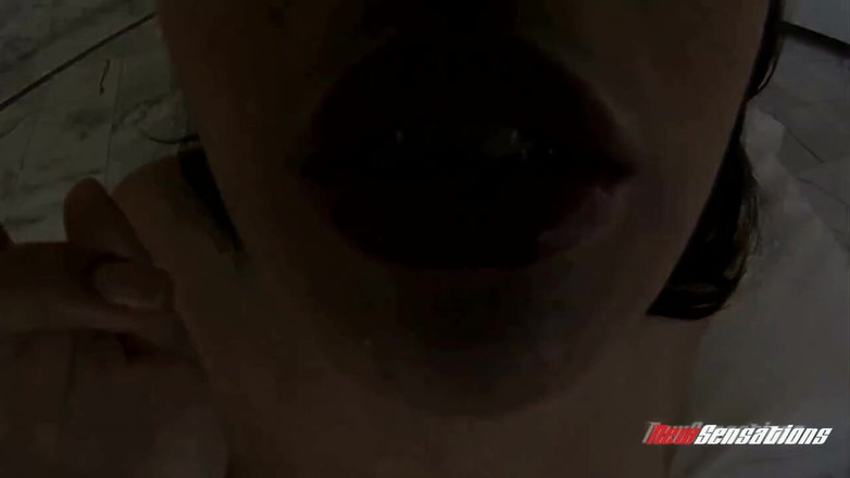 New Sensations: Jessica Bangkok - mẹ kế có bộ ngực to