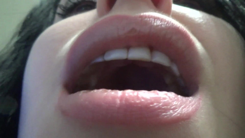 Goddess Misha Goldy: ¡Labios grandes y llenos, dientes y fetiche gimiendo!