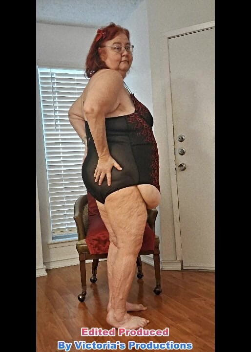 BBW nurse Vicki adventures with friends: Vicki, Infirmière Rousse Mature, Modèle De La Lingerie