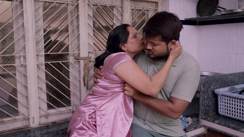 Pyari gudiya: Quente indiana meia-irmã, seduzida por jovem garoto, recebe um pau...