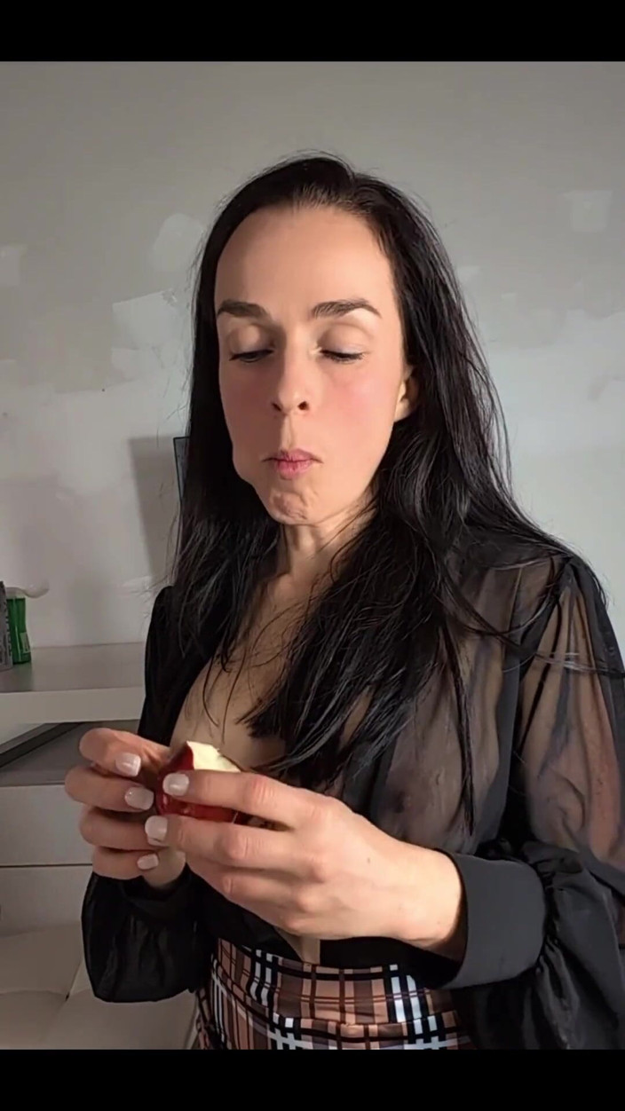 Ashley_Dreamz: I Would Be a Fun Coworker I Think